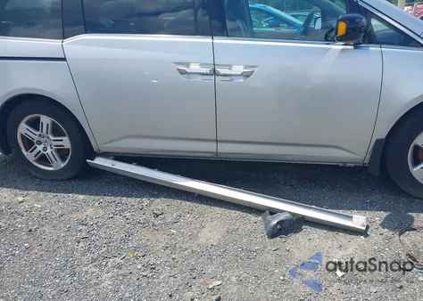 2013 Honda Odyssey Touring/Touring Elite from USA, damaged, VIN 5FNRL5H91DB050959